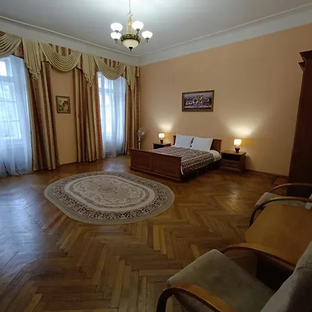 Apartment In Maria Zankovetska Theatre *