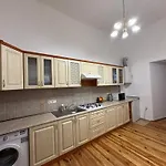 Appartement In Maria Zankovetska Theatre *