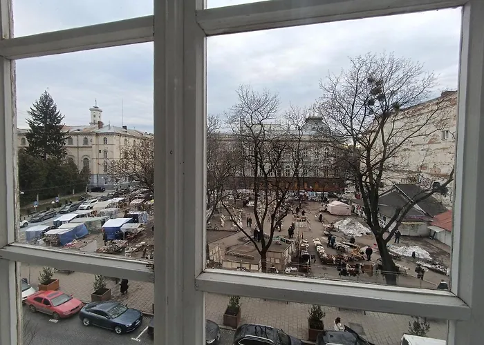 Apartment In Maria Zankovetska Theatre *