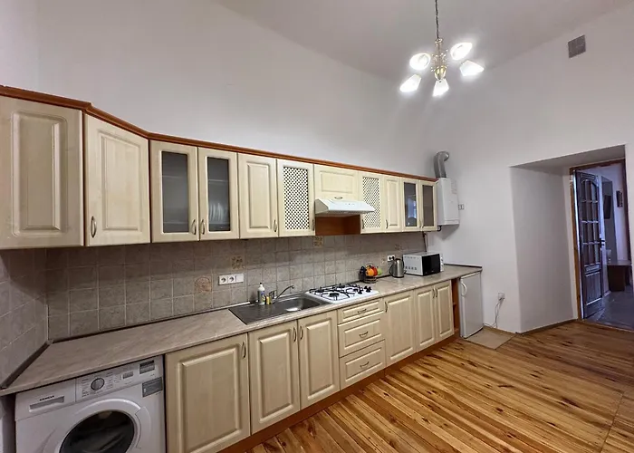 Apartment In Maria Zankovetska Theatre *